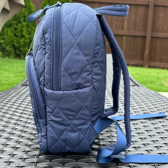 NWT Vera Bradley Quilted Ultralight COMPACT Backpack in Scroll Navy - Picture 4 of 10
